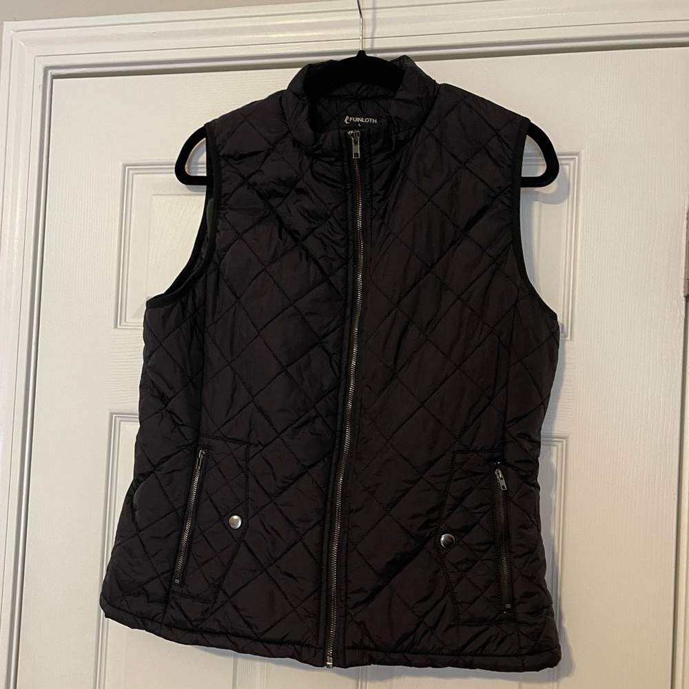 Black, size L, quilted vest
